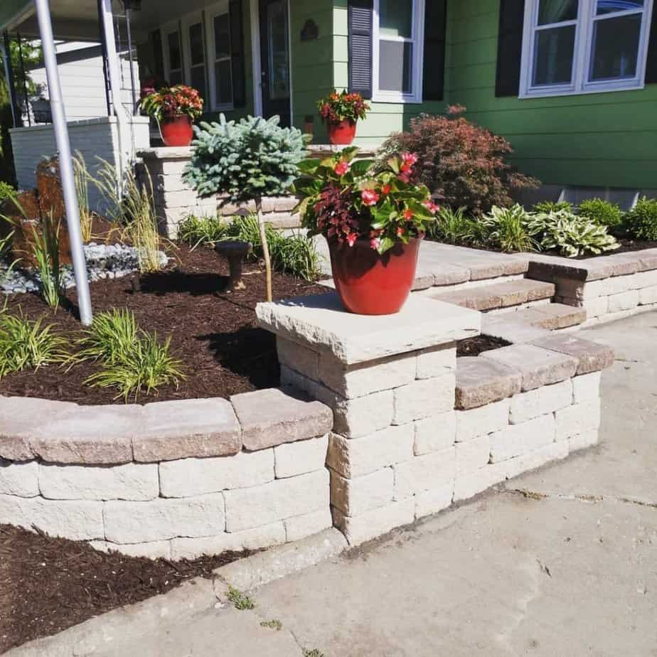 Lush green landscaped garden by Taussig Landscape